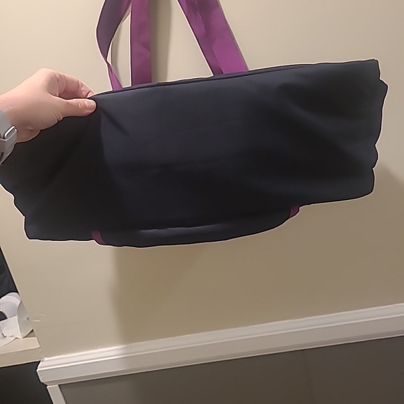 Gaiam Yoga Studio Gym Duffle Bag Black/purple Medium - Picture 13 of 13